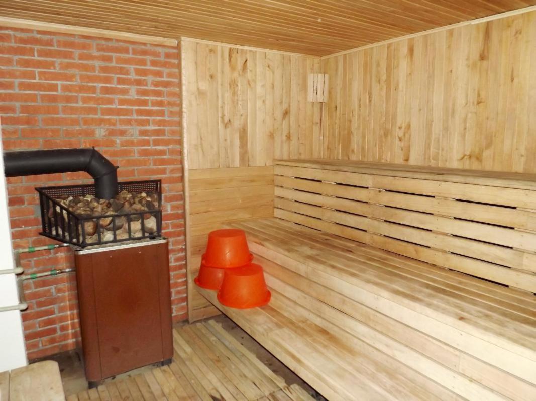 Hotel Viesu Maja Manturi à Peipini Extérieur photo