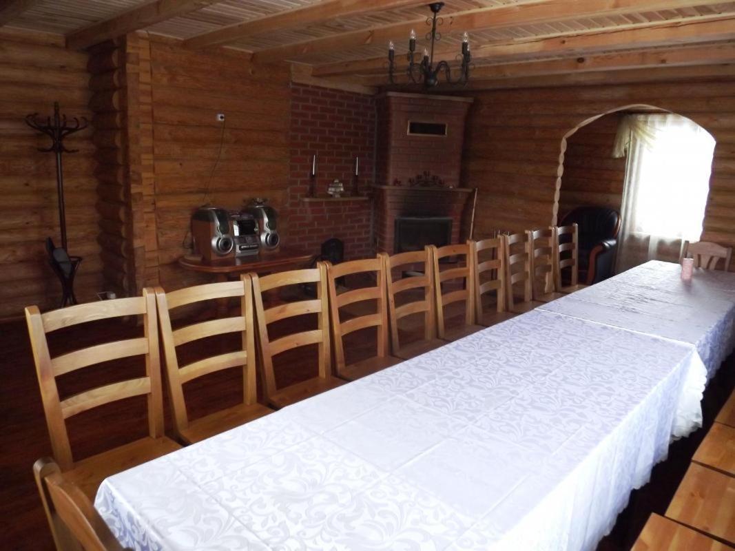 Hotel Viesu Maja Manturi à Peipini Extérieur photo