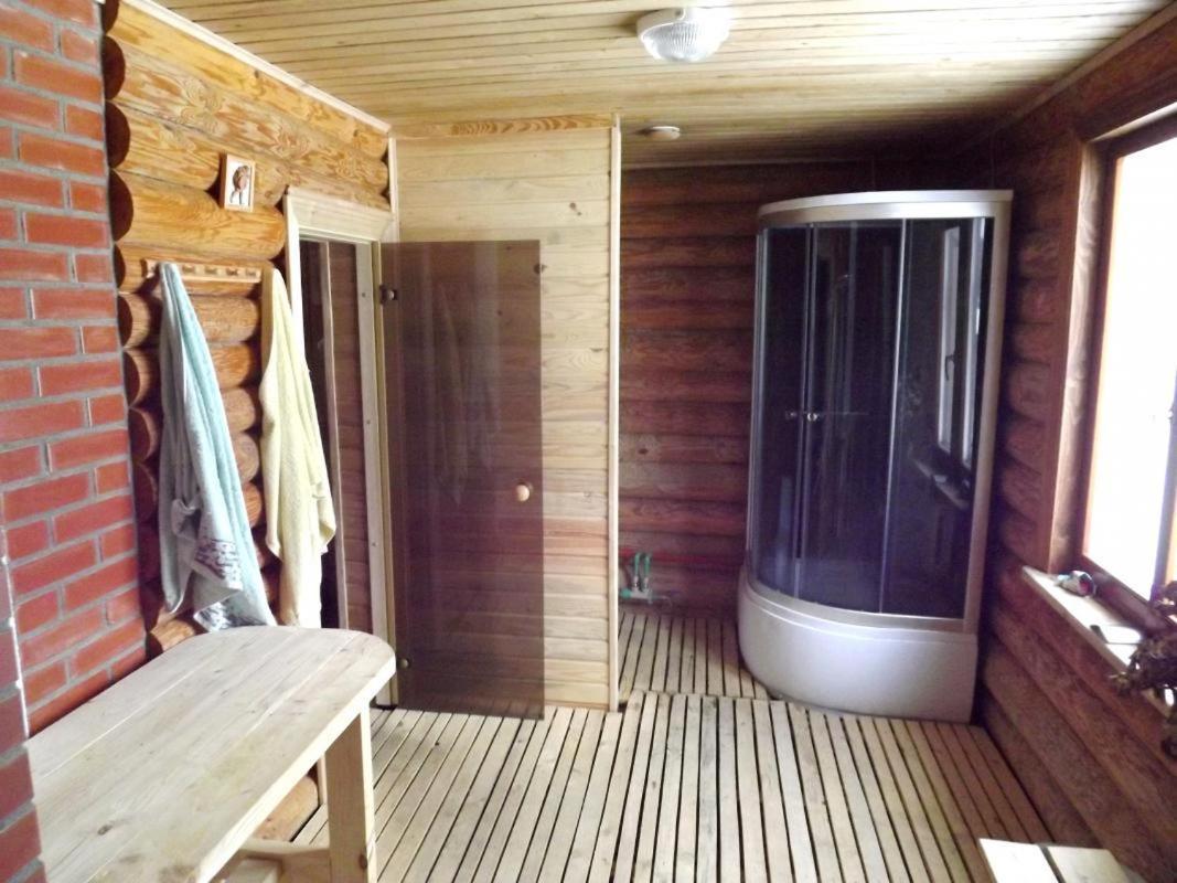 Hotel Viesu Maja Manturi à Peipini Extérieur photo